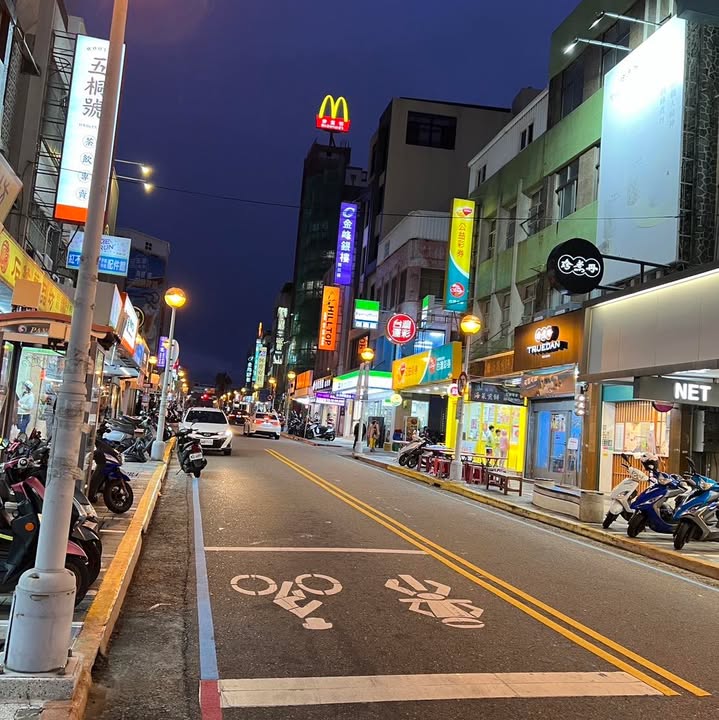 呂黃春金 大頭照