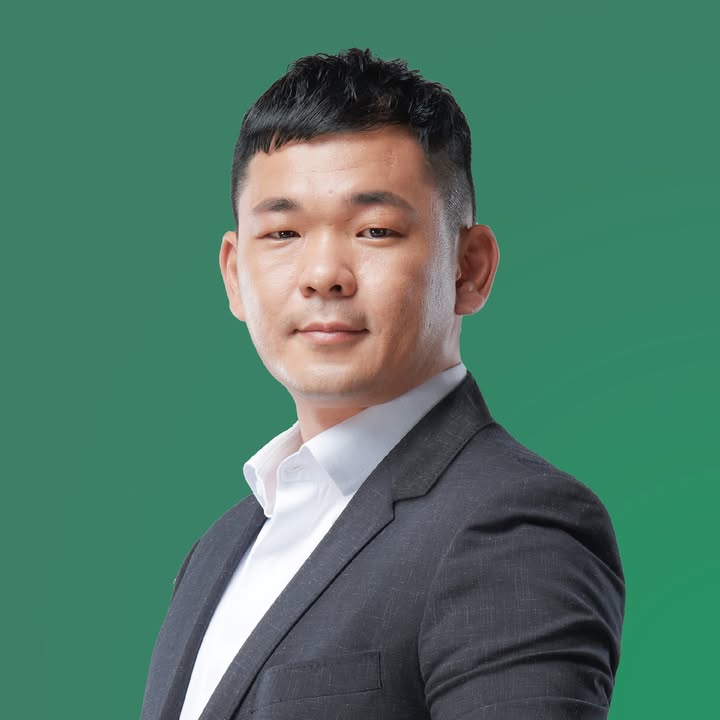 曾威 大頭照
